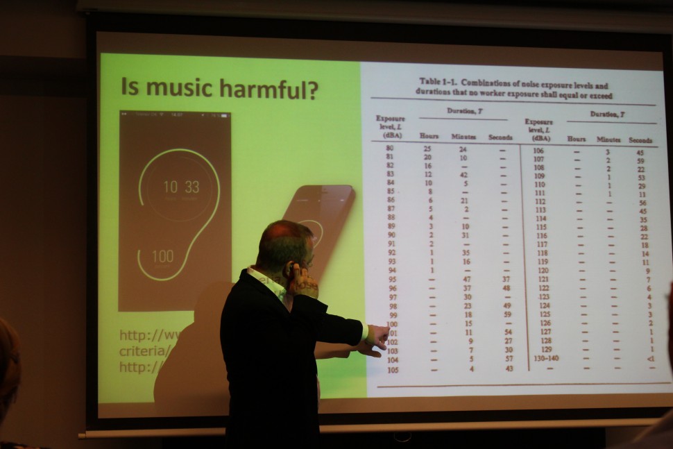 음악의 부작용을 설명하는 덴마크 공과 대학 Jan Larsen 교수 (사진: 남윤경)